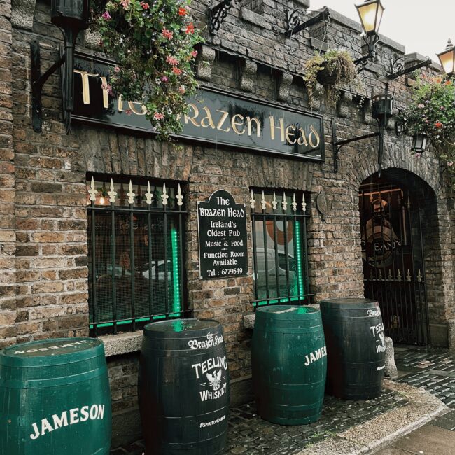 dublin látnivalók, dublin utazás, dublin whiskyfőzde, látnivalók dublinban, látnivalók dublin környékén, látnivalók dublin, dublin, dublin sörfőzde, dublin guiness sörfőzde, dublin nevezetességei, írország látnivalók, utazás írországba, írország utazás, írország nevezetességei, dublin programok