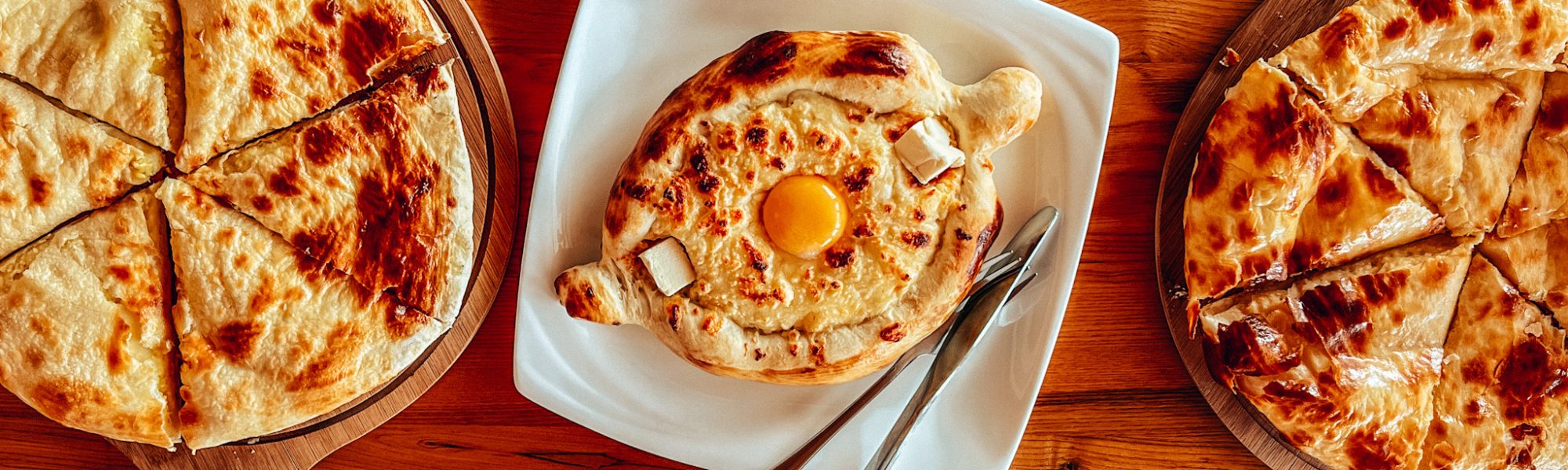 éttermek, Legjobb étterem Grúzia, Legjobb éttermek grúzia, legjobb khachapuri grúzia, legjobb khachapuri, Grúzia, Grúzia étteremajánló, Grúzia utazás, grúzia éttermek, grúzia borkostoló